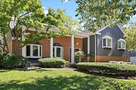 781 Carriage Way Deerfield, IL 60015