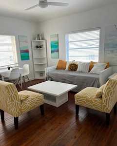 215 30th St #13 Miami Beach, FL 33140