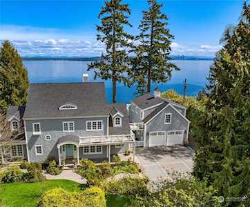 11416 Logg Rd NE Bainbridge Island, WA 98110