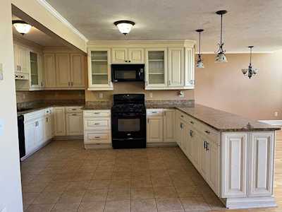 366 Thacher St #10 Attleboro, MA 02703