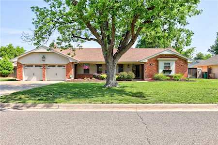 2925 Drakestone Ave Oklahoma City, OK 73120