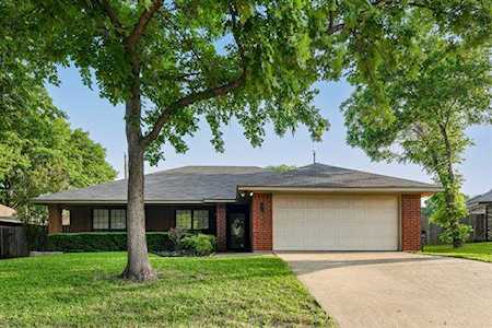 22 Saint Charles Place Midlothian, TX 76065