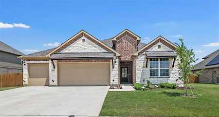 924 Meadow Gust Drive Fort Worth, TX 76052