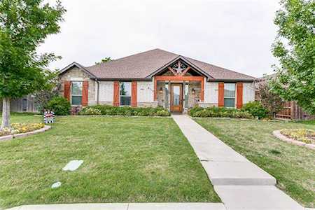 8113 Woodside Road Rowlett, TX 75088