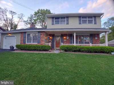 113 Belle Arbor Dr Cherry Hill, NJ 08034