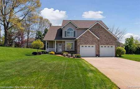 16227 Hill Forest Dr Fenton Twp, MI 48451