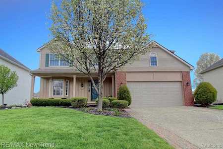 1090 Polo Dr South Lyon, MI 48178