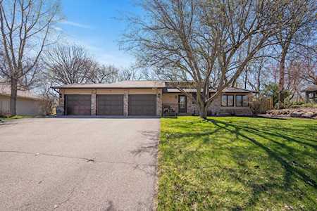 8635 Hunters Way Apple Valley, MN 55124