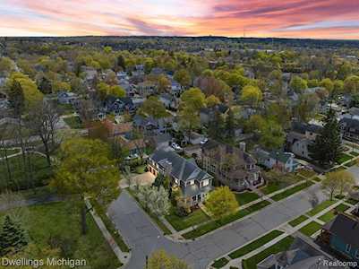 626 Grace St Northville, MI 48167