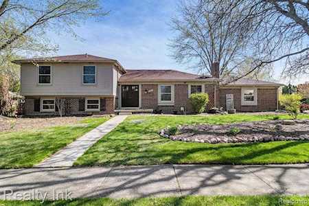 46069 Academy Dr Plymouth Twp, MI 48170
