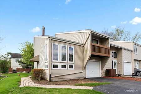 1630 Bay Ct Naperville, IL 60565