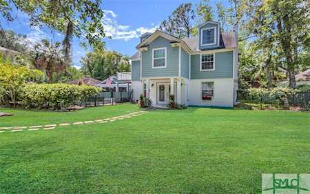 635 E Victory Dr Savannah, GA 31405
