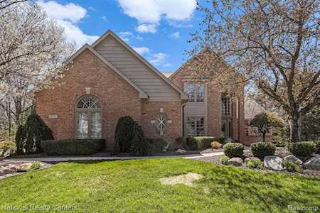 10479 Overhill Dr Brighton Twp, MI 48114