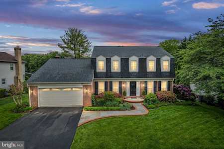 6219 Winnepeg Dr Burke, VA 22015