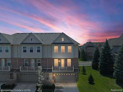 56716 Longhorn Shelby Twp, MI 48316