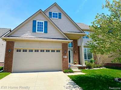 27078 Ladbroke St Novi, MI 48374