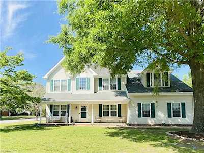 1236 Fernham Ln Chesapeake, VA 23322