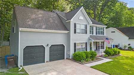 845 Whisper Hollow Dr Chesapeake, VA 23322