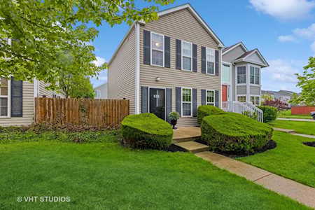 675 Serendipity Dr Aurora, IL 60504