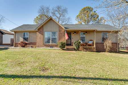 107 Overlook Dr Hendersonville, TN 37075