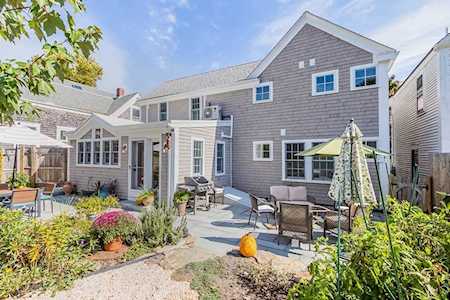 180 Commercial Street Wellfleet, MA 02667