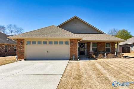 7122 Pale Dawn Place Owens Cross Roads, AL 35763