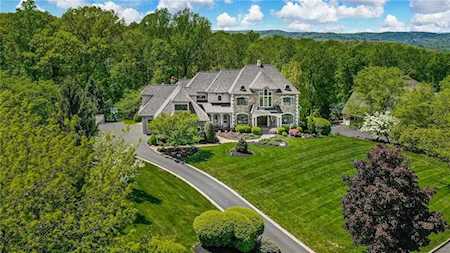 1484 Bette Ln Hellertown, PA 18055
