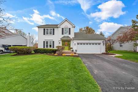 782 Blazing Star Trl Cary, IL 60013