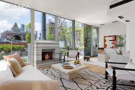 136 Baxter St #PH-B New York, NY 10013
