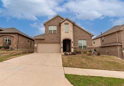 2208 Moonsail Lane Denton, TX 76210