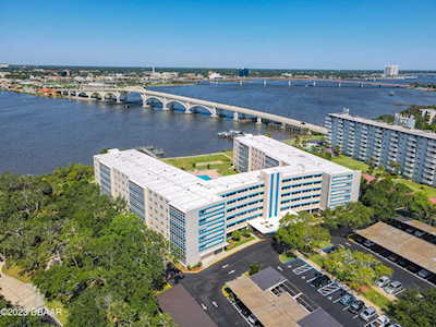 1224 Peninsula Drive #423 Daytona Beach, FL 32118