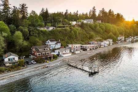 11003 Rolling Bay Walk NE Bainbridge Island, WA 98110