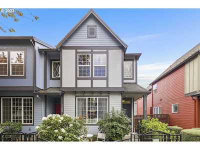 1172 SE Tamango ST Hillsboro, OR 97123