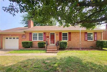 26 Rumson Ave Newport News, VA 23601
