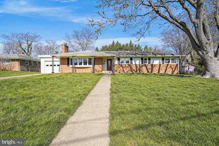3318 Longbranch Dr Falls Church, VA 22041