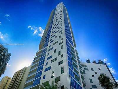 1300 Brickell Bay Dr #2811 Miami, FL 33131