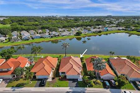 8955 S Lake Park Cir S Davie, FL 33328