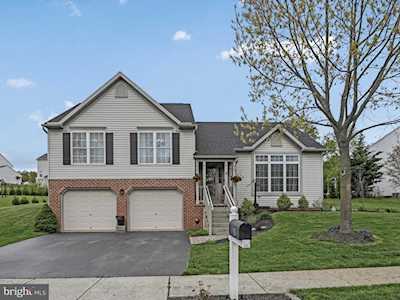 8 Cranberry Circle Denver, PA 17517