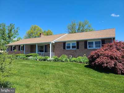 130 Onyx Ln Gilbertsville, PA 19525