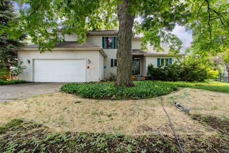 203 Park Drag Ln Normal, IL 61761