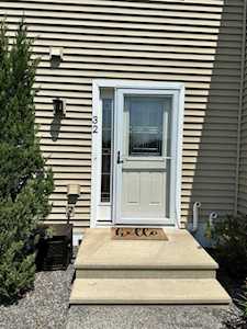32 Pendleton Ln Londonderry, NH 03053