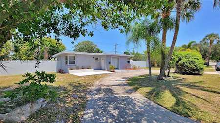 733 58th St West Palm Beach, FL 33407