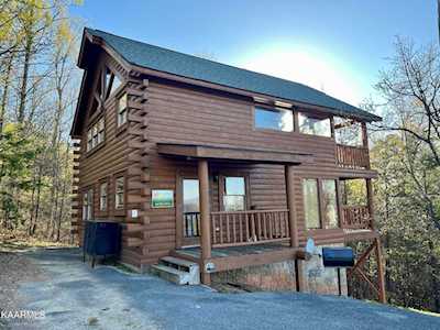 4530 Stackstone Rd Sevierville, TN 37862