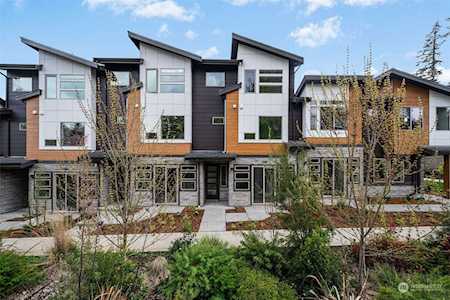 938 Dove Tail Ln #06 Bainbridge Island, WA 98110