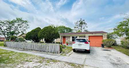 2216 Mindanao DR Jacksonville, FL 32246