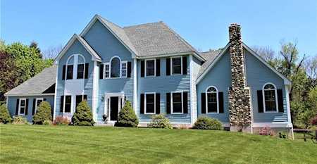 8 Newell Farm Dr West Newbury, MA 01985