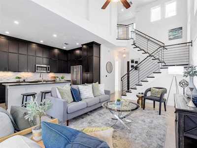 904 Cavalier LN Austin, TX 78757