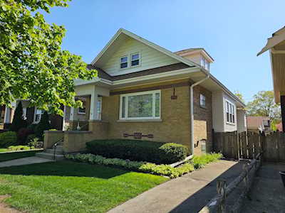7151 N Oriole Ave Chicago, IL 60631