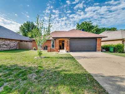7424 Sean Drive North Richland Hills, TX 76182
