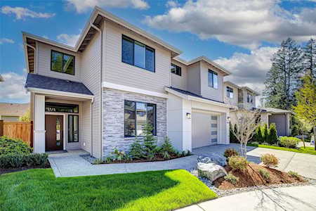 23645 SE 35th Ct Sammamish, WA 98029
